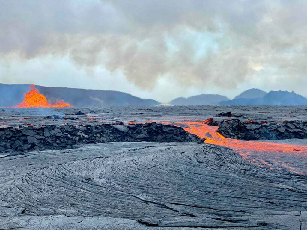 Foto dell'eruzione del vulcano islandese Fragadalsfjall